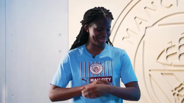 Shaw becomes City's new No.9
