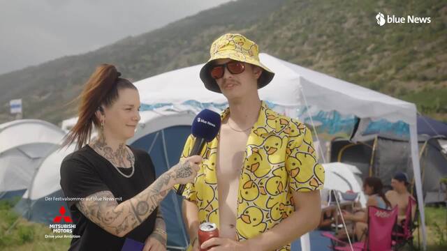 Schräge Outfits am Openair Gampel