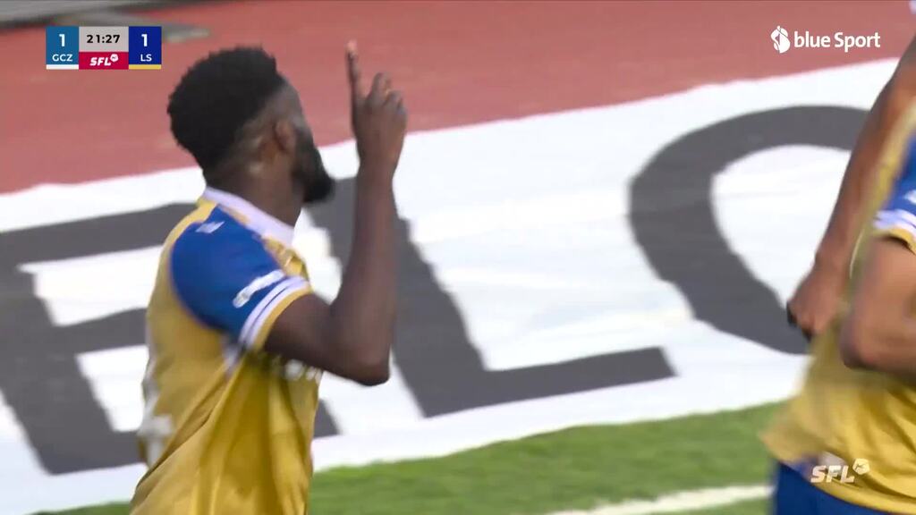 22. Minute: Mouanga köpfelt Lausanne zum Ausgleich