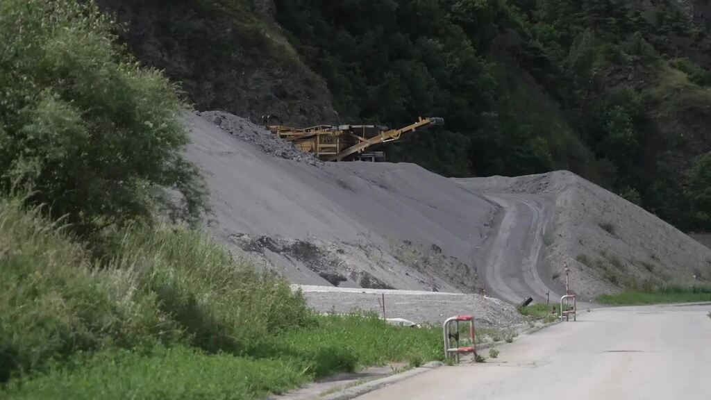 Neue Dichtwand für die Sanierung der Deponie Gamsenried VS