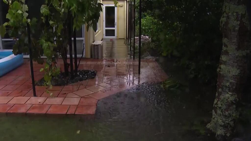 Tropensturm richtet in Neuseeland schwere Schäden an