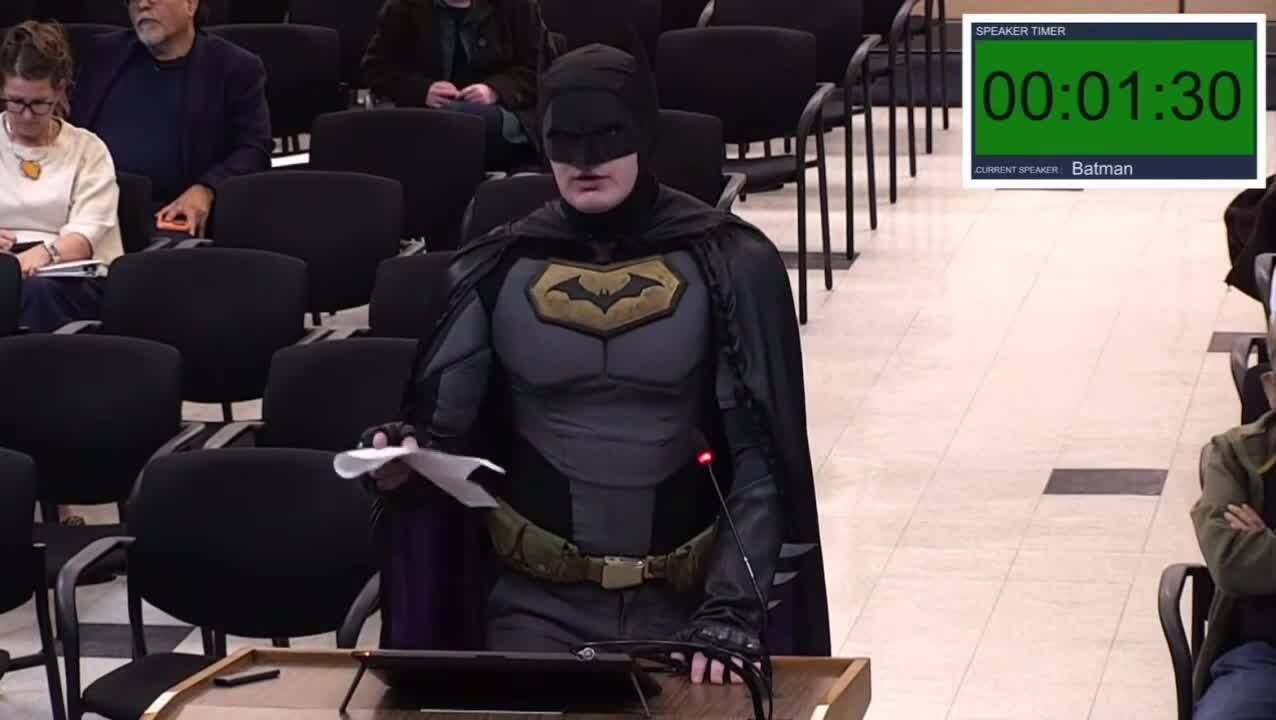 Batman gegen ICE: Anonymer «Superheld» redet US-Politikern ins Gewissen 