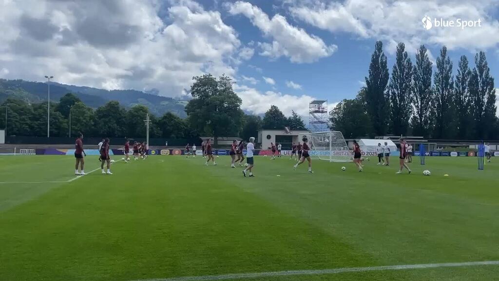 Gut gelaunte Nati-Spielerinnen beim Abschluss-Training﻿