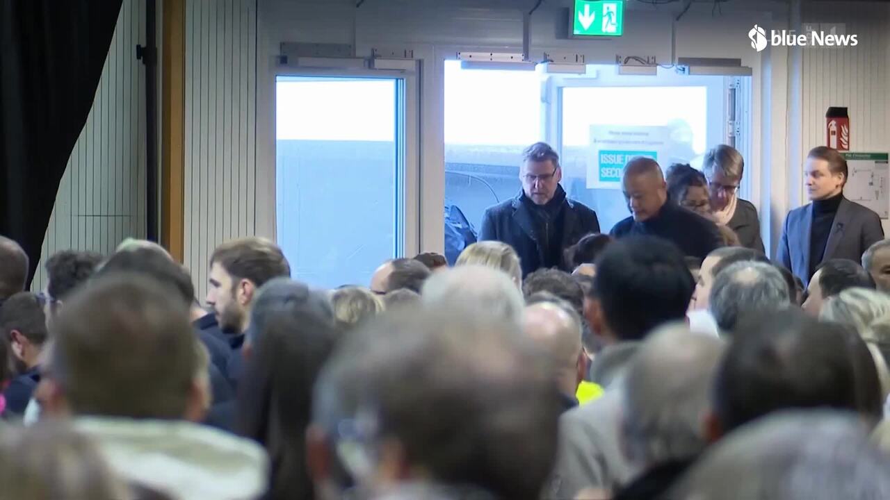 Applauso all'inizio della funzione