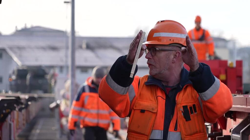 25 Leopard-Panzer verlassen die Ostschweiz in Richtung Deutschland