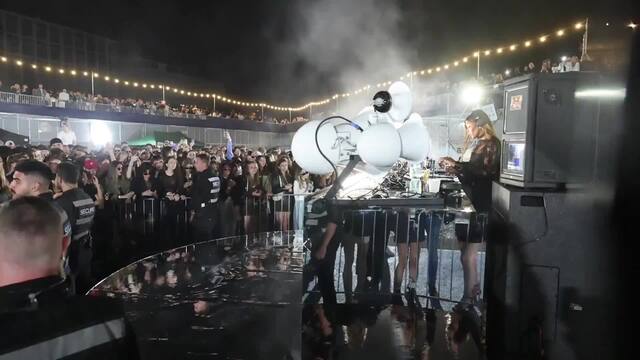 DJ-Pult statt Laufsteg: Supermodel Naomi Campbell gibt ihr Debüt als DJane