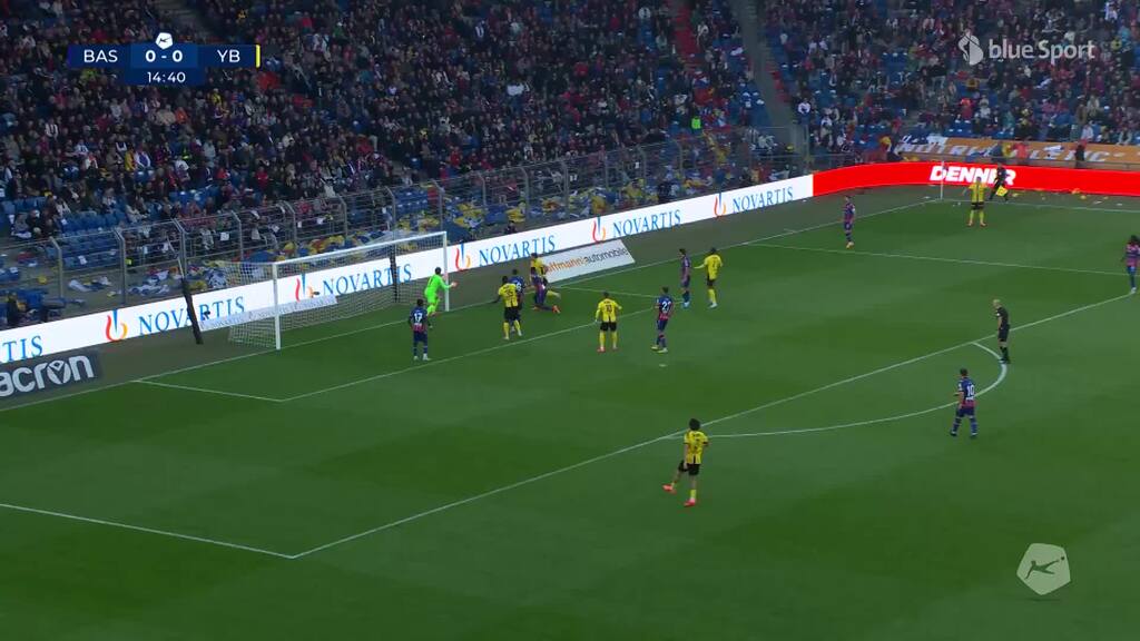 Ugrinic scheitert am Pfosten