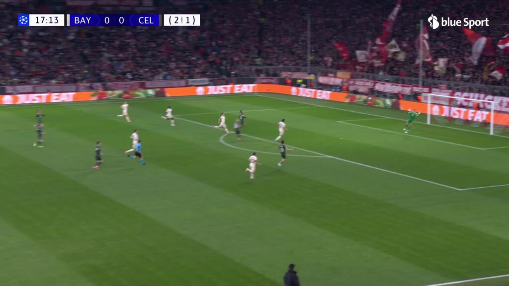 18. Minute: Upamecano rutscht aus und leitet Chance ein