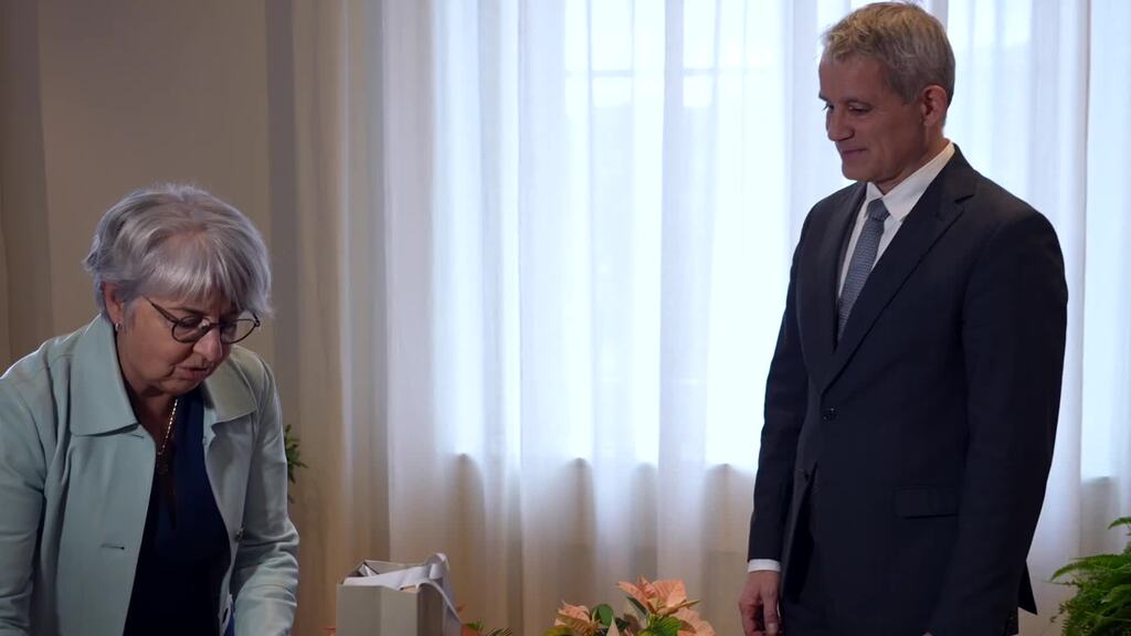 Elisabeth Baume-Schneider remet les clés du DFJP à Beat Jans