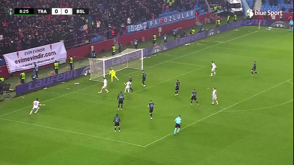 9. Minute: Zeqiri verpasst die frühe Basler Führung