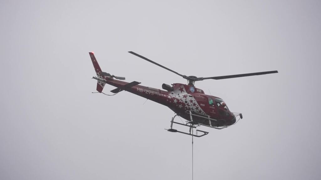 Blatten VS evakuiert Kühe mit dem Helikopter