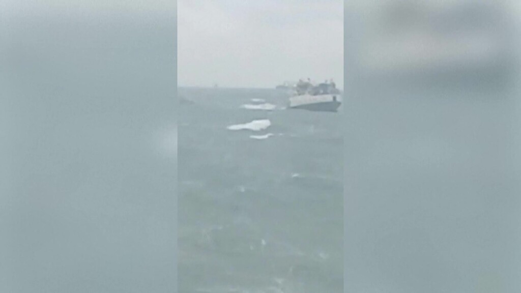 Crimée: deux pétroliers russes en péril lors d'une tempête, au moins un mort