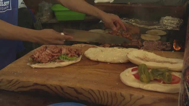 Au Mexique, un garage qui se transforme en restaurant de tacos