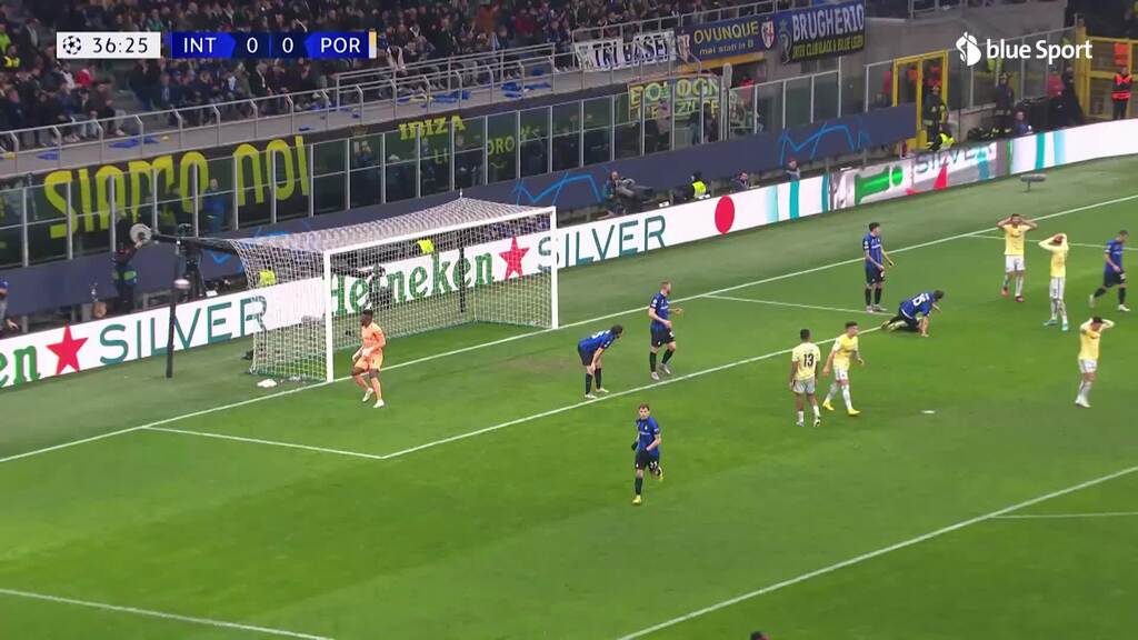 37. Minute: Grujić und Galeno mit einer Doppelchance für Porto