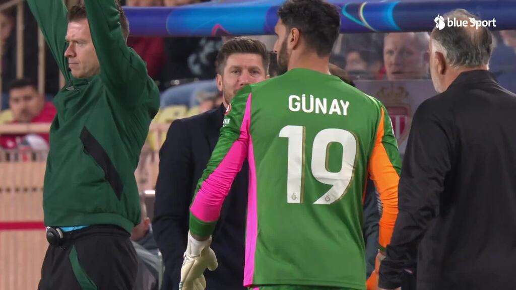 Gala-Goalie wird eingewechselt – und kassiert direkt ein Tor