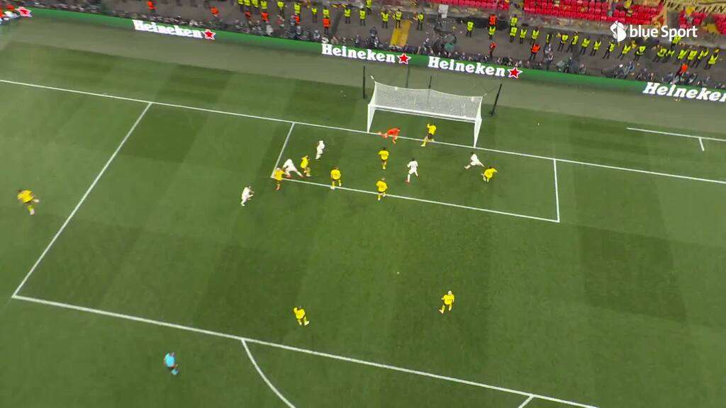 Carvajal köpft die Madrilenen in Front