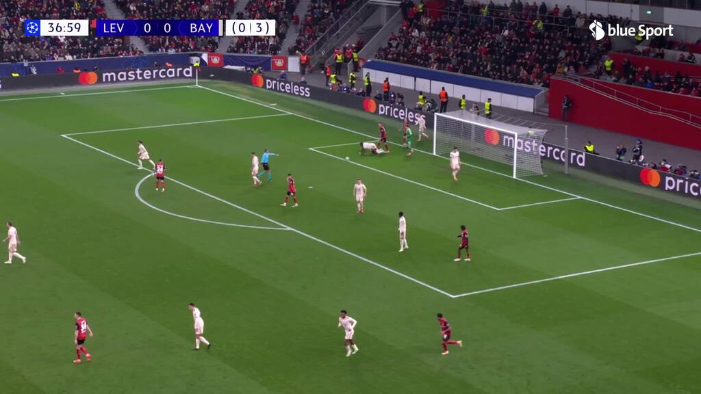 Xhaka mit Super-Flanke auf Schick – Ball fliegt knapp am Tor vorbei