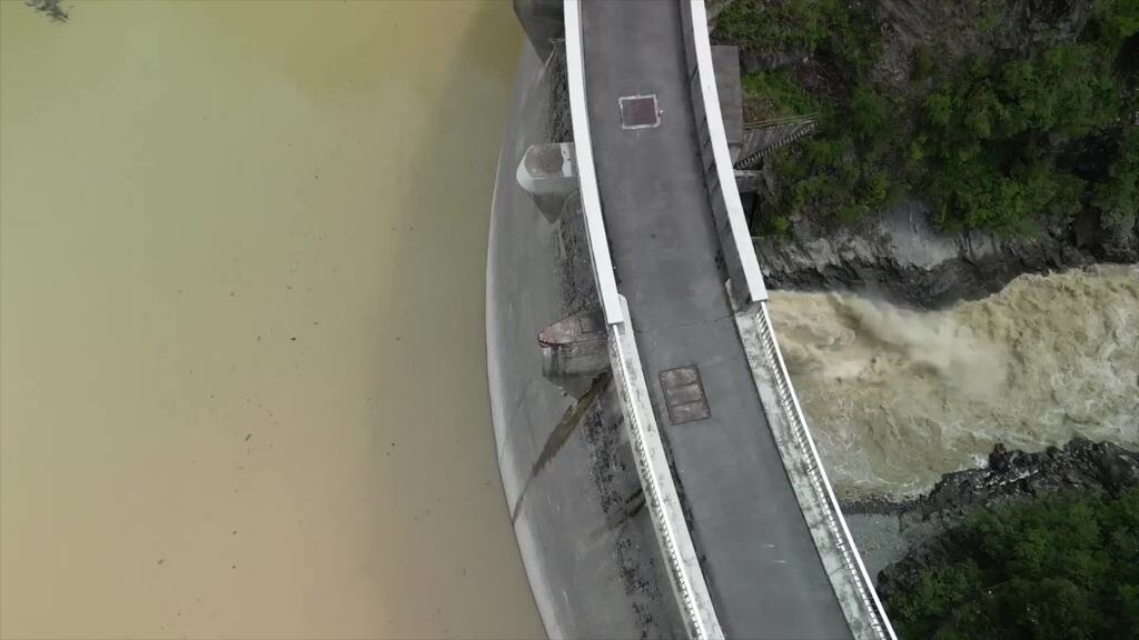 Blatten (VS) – le barrage de Ferden joue son rôle de rétention d'une éventuelle lave torrentielle