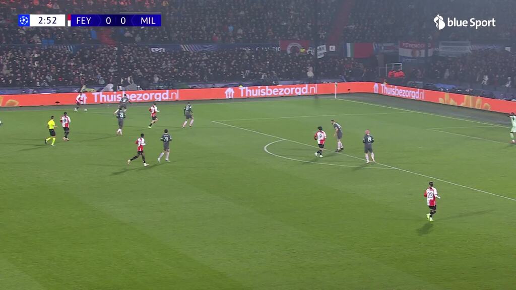 Feyenoord geht gegen Milan früh in Führung