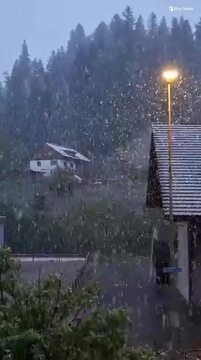 Schnee in Fischenthal ZH