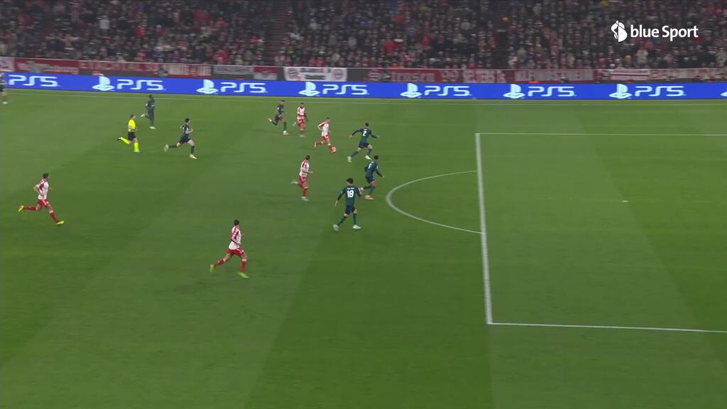 23. Minute: Mazraoui mit dicker Chance