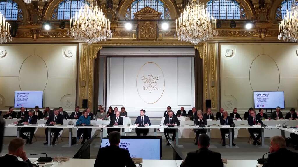 Vor Krisentreffen mit Scholz: Macron bekräftigt Bodentruppen-Vorstoss