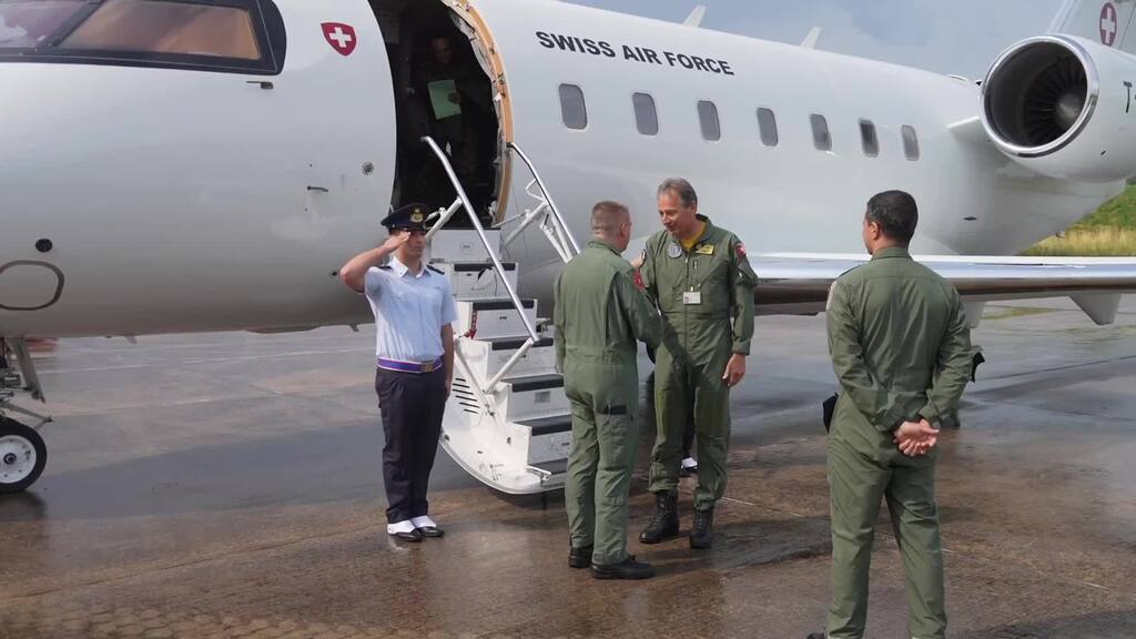 Schweizer Luftwaffe begutachtet bei Übung in Italien F-35