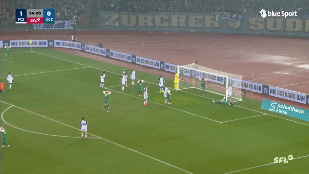 Diaby bringt den Ball nicht im Tor unter