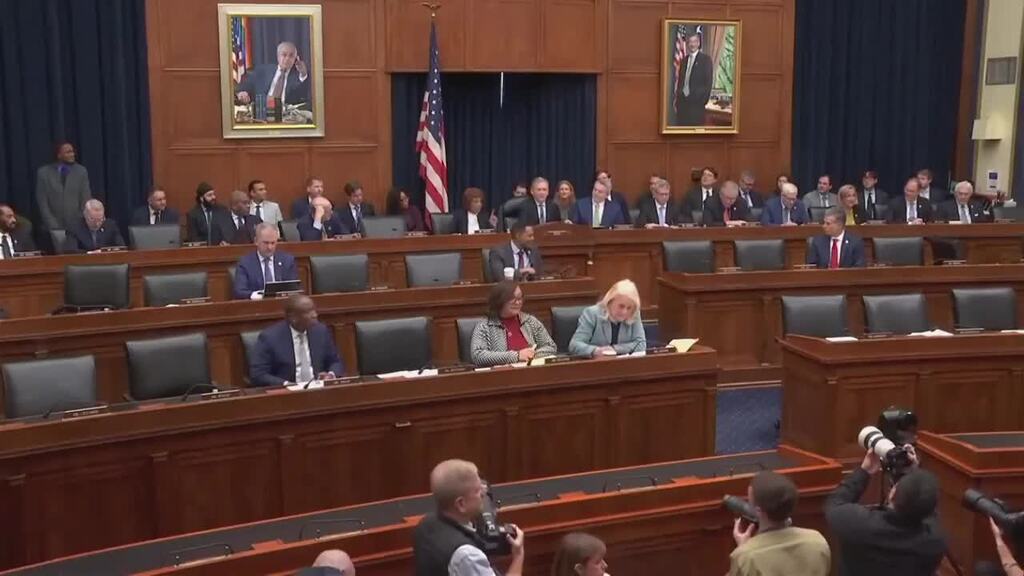 Anhörung im US-Kongress eskaliert – Finanzminister Bessent liefert sich Wortgefechte mit Demokraten