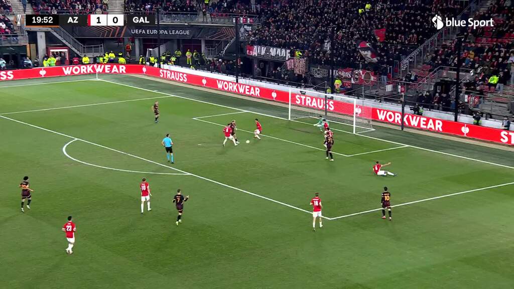 Sallai hämmert den Bal zum 1:1 rein