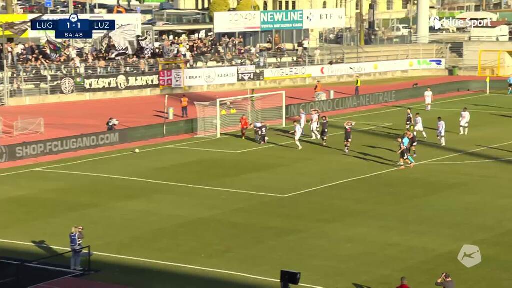 85. Minute: Luzern-Goalie Loretz rettet gegen Sabbatini