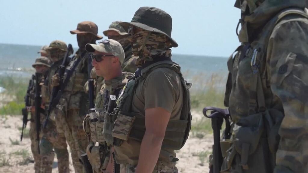 Putins Hooligans: Russische Fussball-Ultras kämpfen in der Ukraine