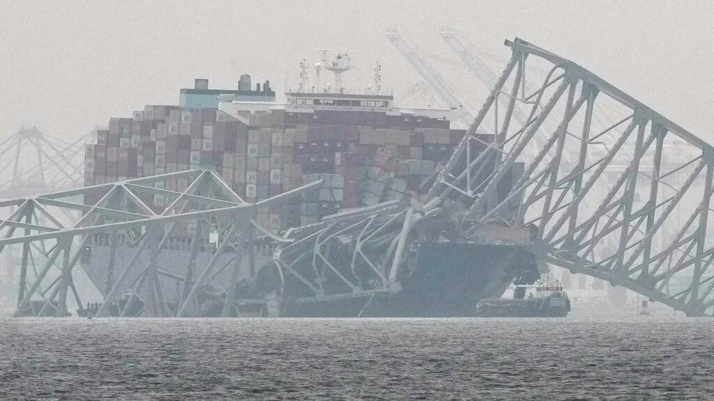 Nach Brückeneinsturz in Baltimore: Riesiges Trümmerteil geborgen