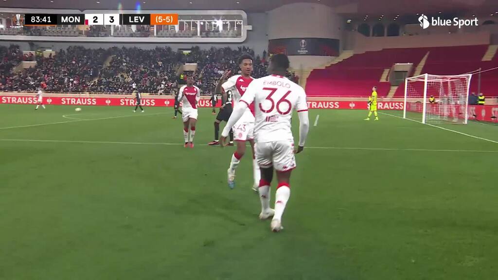 Embolo trifft per Kopf