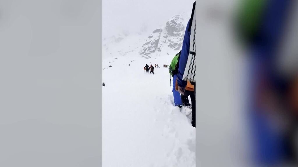 Hunderte Bergsteiger am Mount Everest gerettet