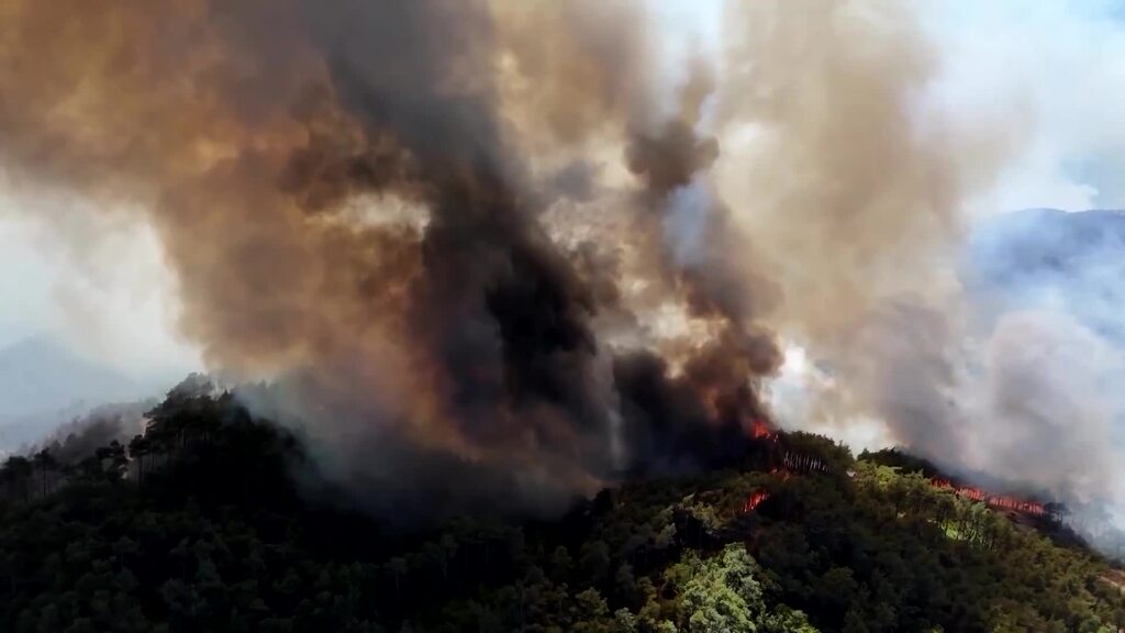 Waldbrände dauern an