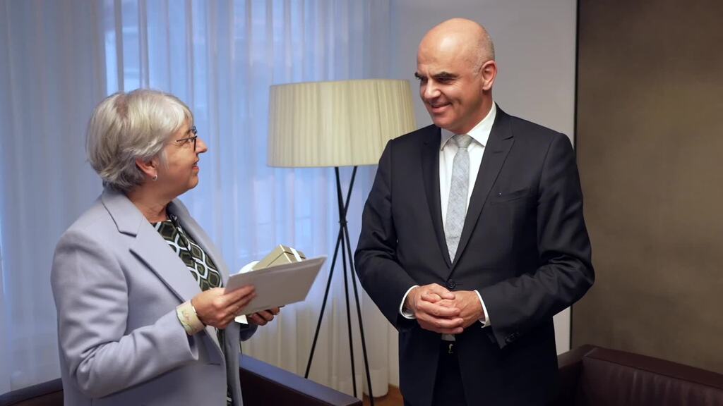 Alain Berset passe le témoin à Elisabeth Baume-Schneider