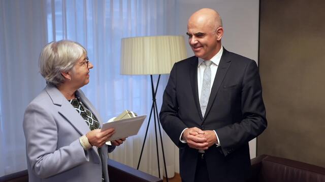 Alain Berset passe le témoin à Elisabeth Baume-Schneider