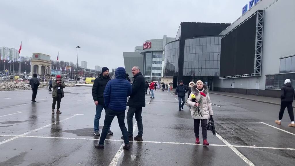 Elf Festnahmen nach Anschlag bei Moskau – Mindestens 115 Tote