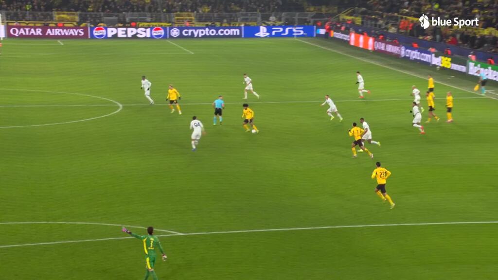 Diouf trifft zum 2:0 gegen Dortmund