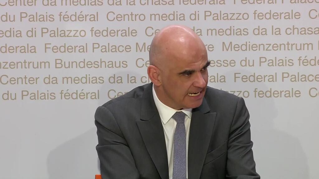 Bundesrat präsentiert weitere Massnahmen für stärkeren Pflegeberuf