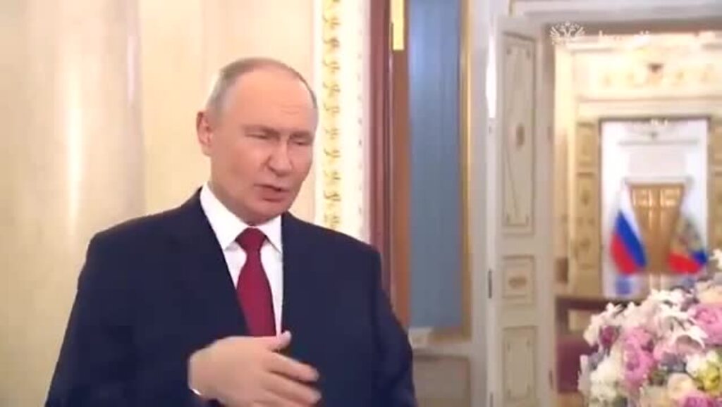 Video sorgt im Netz für mächtig Wirbel – weil Putin hustet