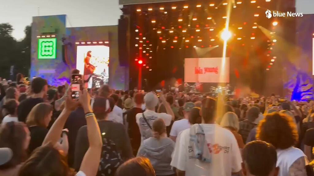 Lola Young singt ihren grossen Hit ...