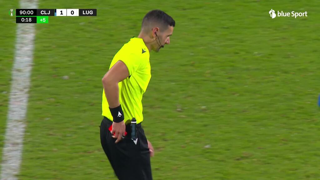 91. Minute: Papadopoulos sieht die Rote Karte