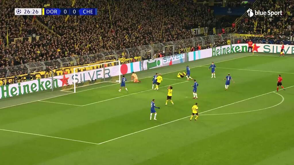 27. Minute: Haller trifft nur das Aussennetz