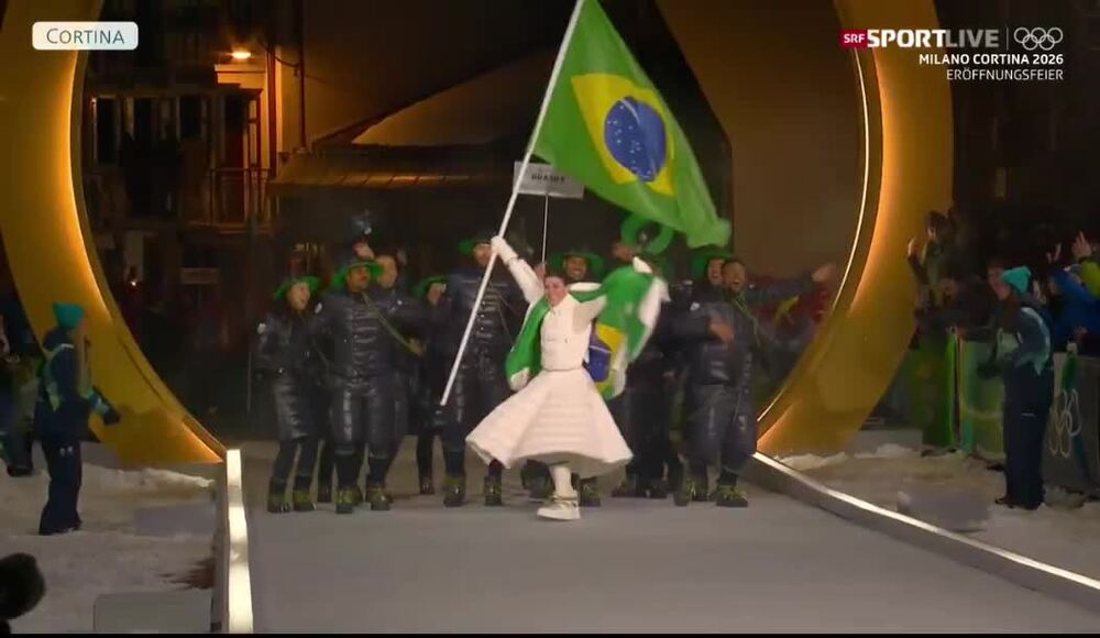 Yann Sommer feiert die tanzende Delegation aus Brasilien