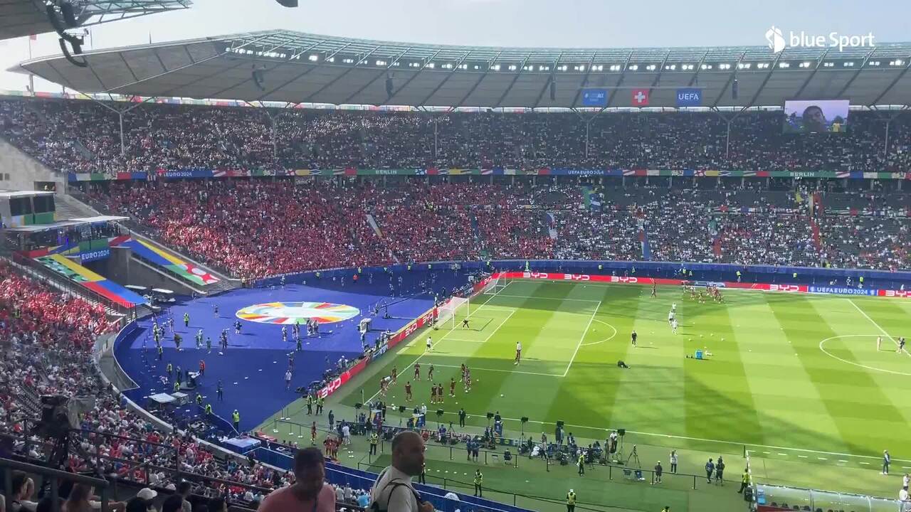 L'attesa cresce: lo stadio si sta riempiendo