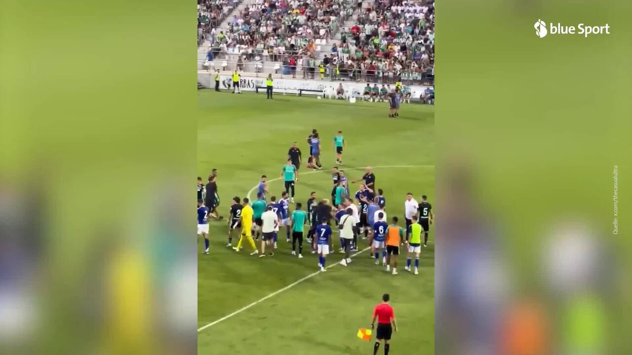 La partita amichevole tra Betis e Como degenera