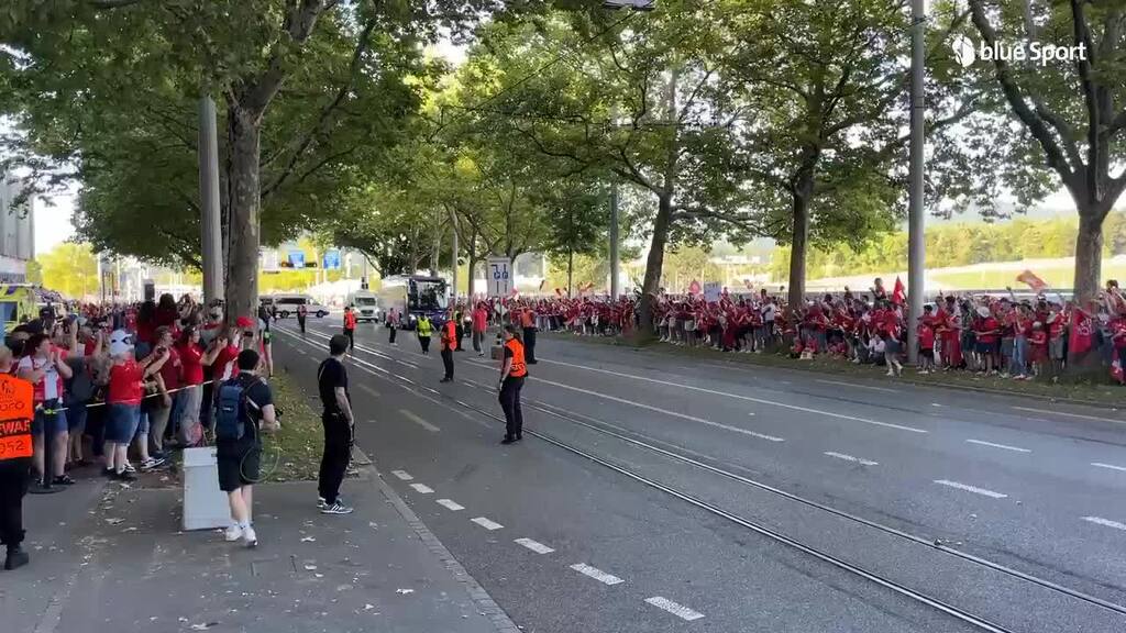Teamcar kommt beim Wankdorf an