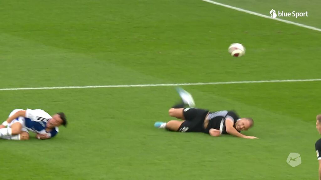 30. Min: Renat Dadashov mit der 1:0 Führung vom Penaltypunkt